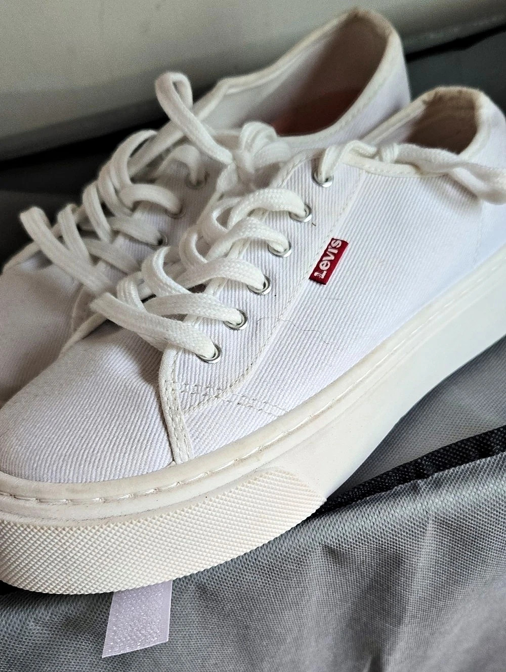 Levi's Canvas Shoe With Red Tab White Platform Sneakers US 8.5